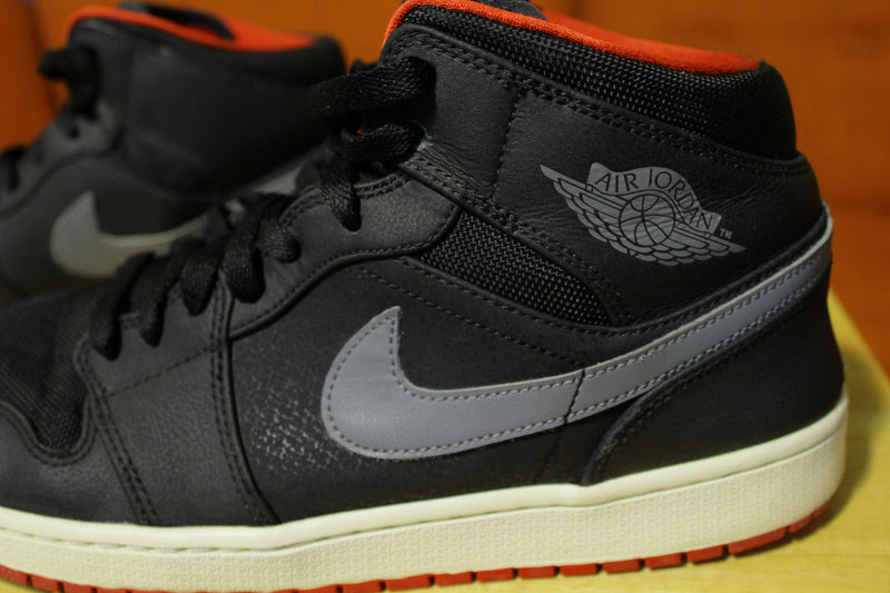 Nike Air Jordan 1 Mid Black Cool Grey Gym Red Shoes Sneakers 554724-004 Sz 11.5 NIKE AIR JORDAN 1 MID BLACK-COOL GREY-GYM RED SZ 9 RARE  main image 3