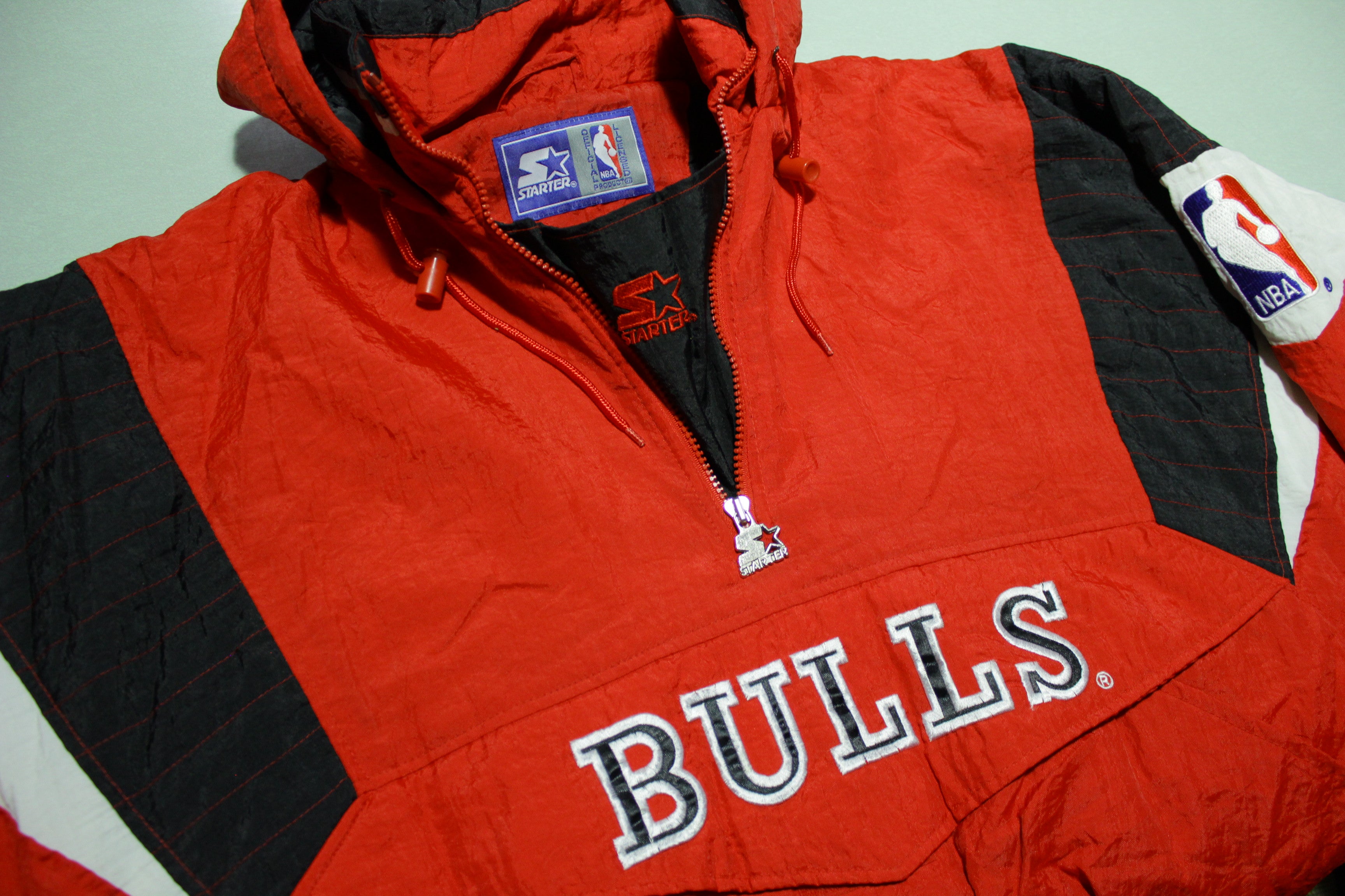 Chicago Bulls Big Logo Vintage 90's Red Starter Pullover Jacket