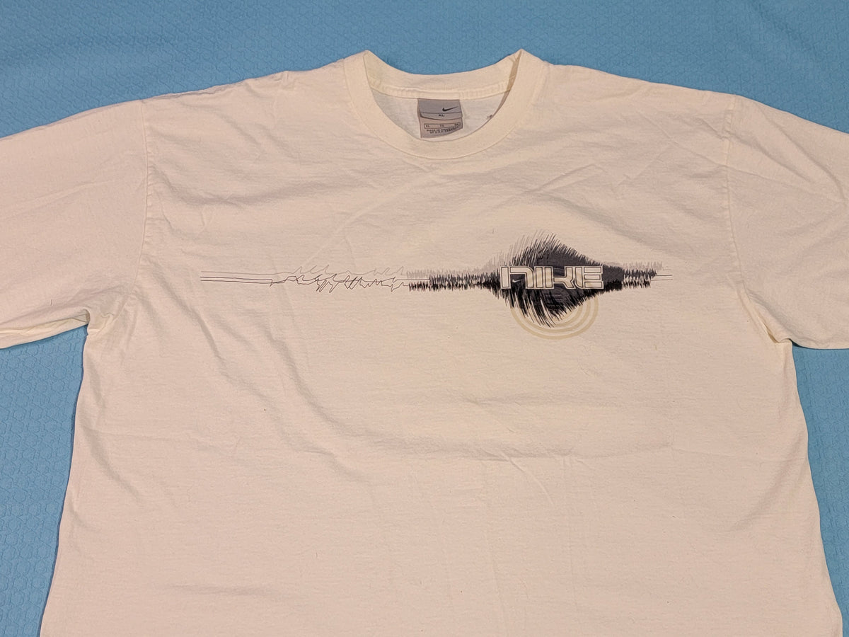 NIke Y2K Vintage Seismic Chart Recorder Silver Tag Bullseye T-Shirt