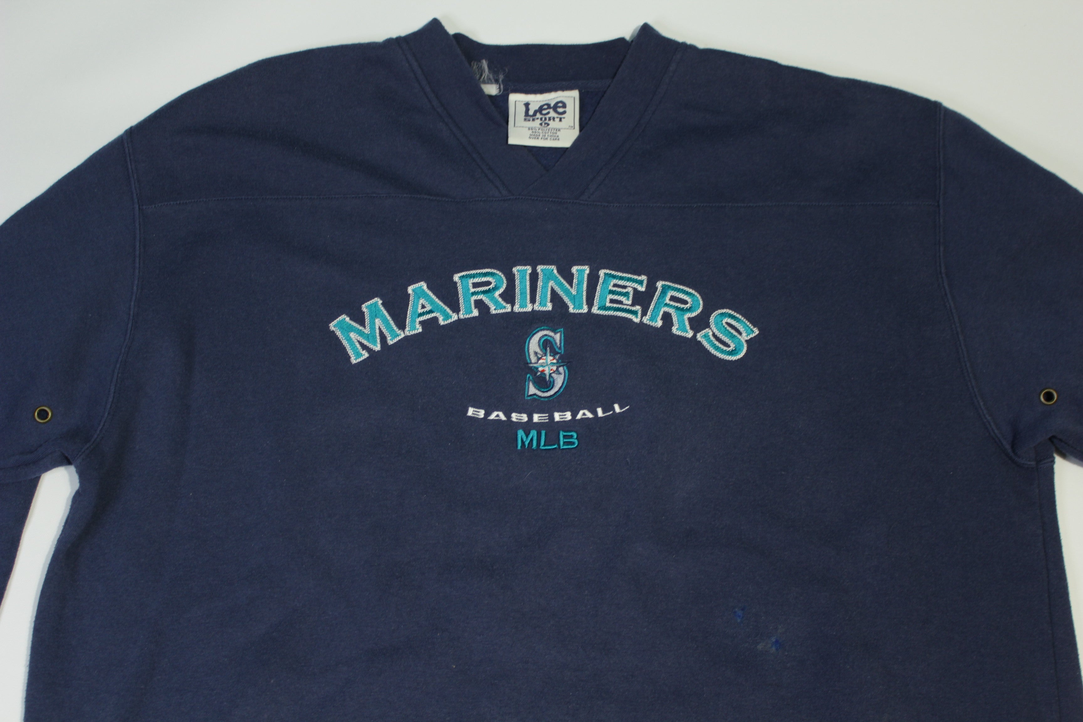 Vintage VTG Y2K buying Lee Sport Seattle Mariners Champions Graphic Crewneck Sweater