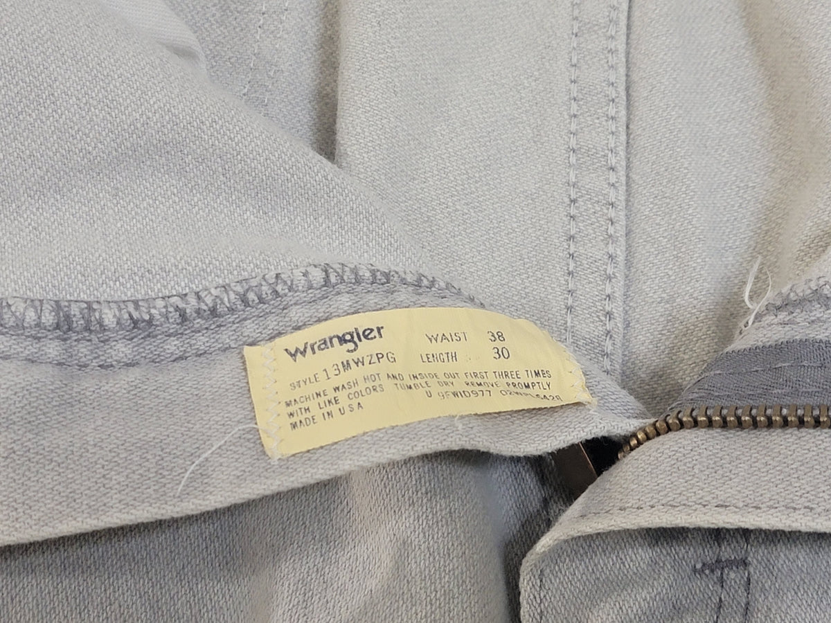 Wrangler 13MWZPG Vintage Tyvek Tag Made in USA Vintage 70's Scovill Zipper Denim Gray Jeans