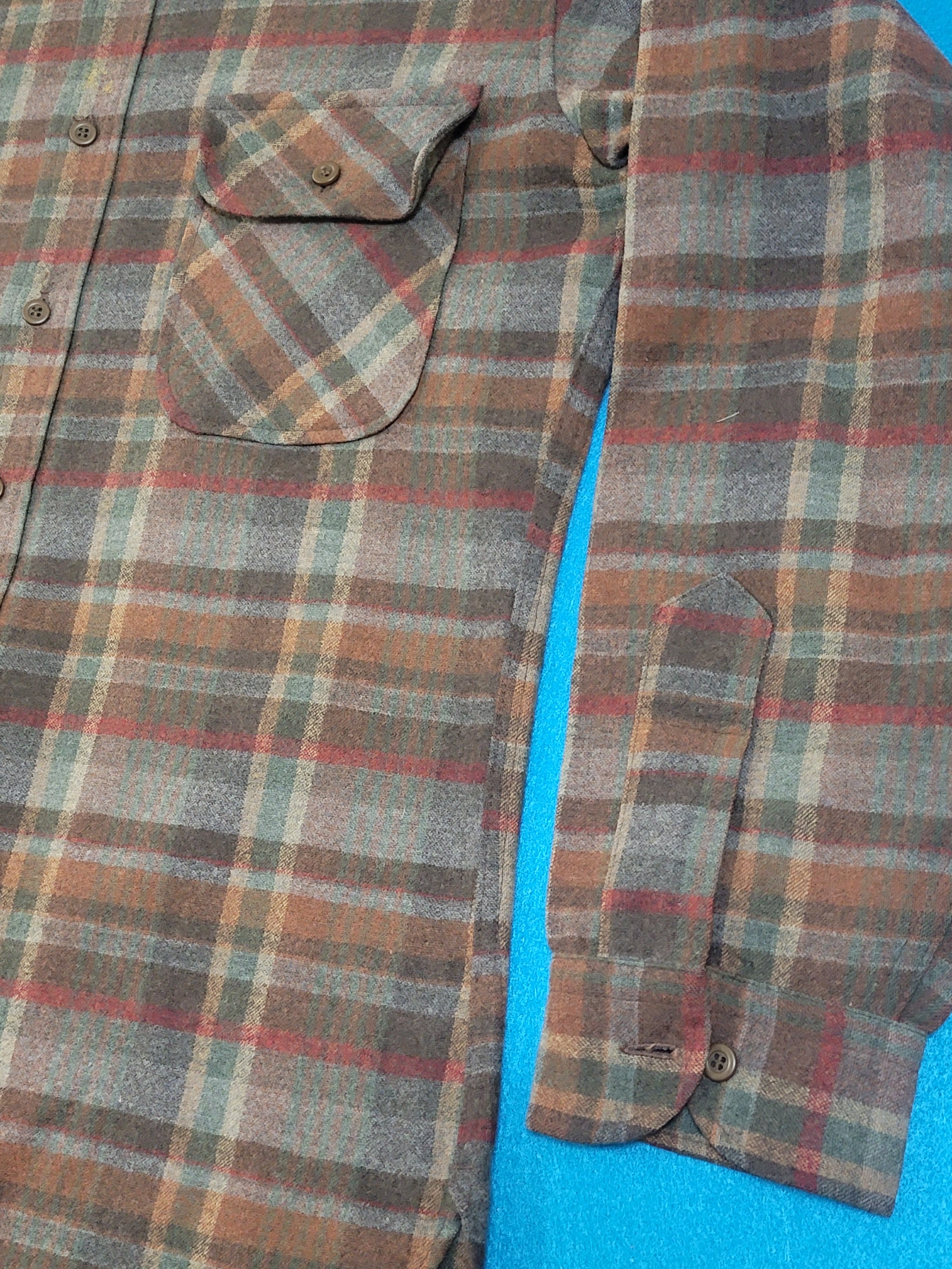 Pendleton Woolen Mills Vintage Plaid Made in USA 70's Board Button