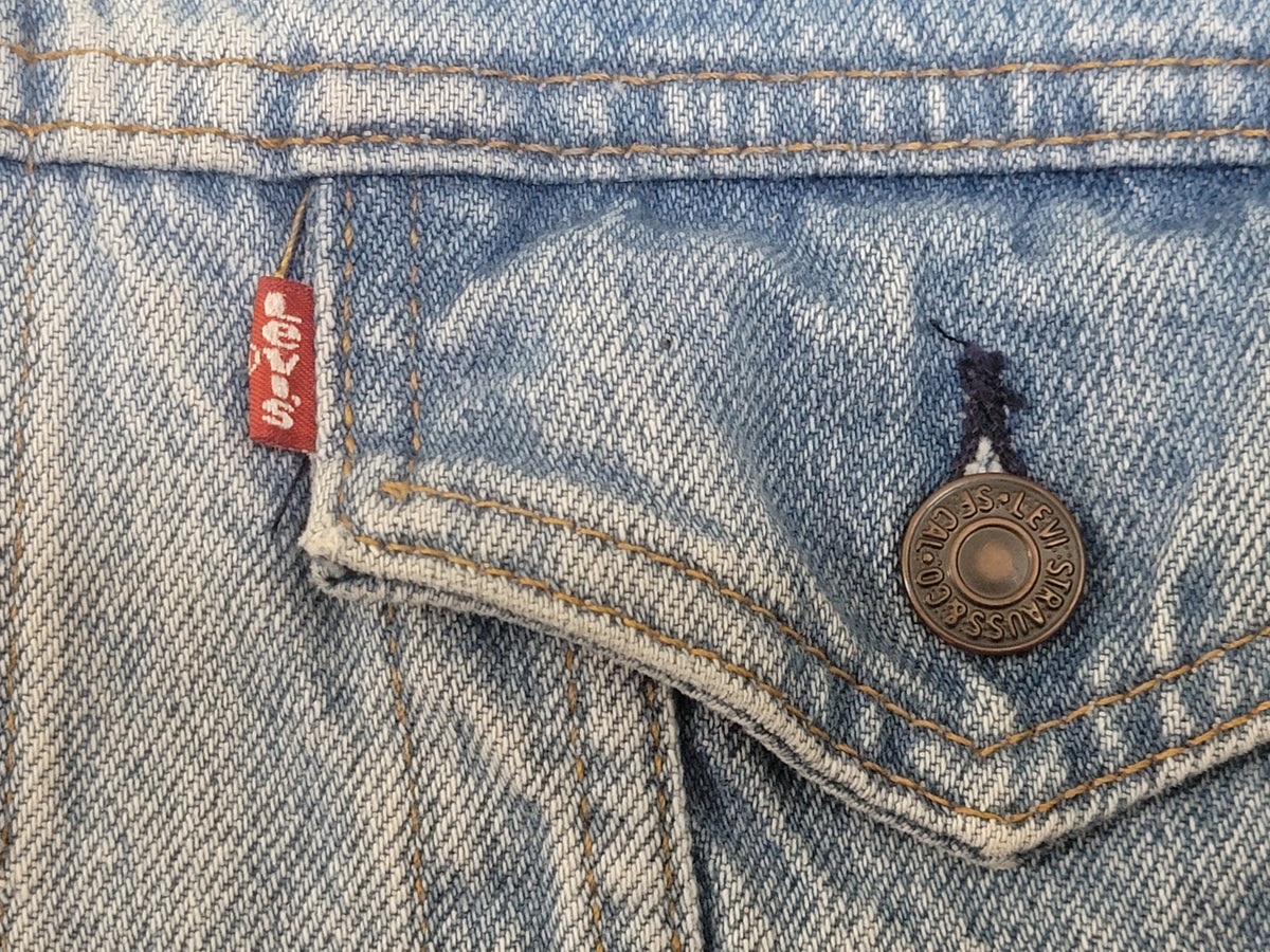 Levis 80's Vintage 70507-0214 Denim Blue Jean Trucker Jacket w/ Black Bar Tack USA MADE
