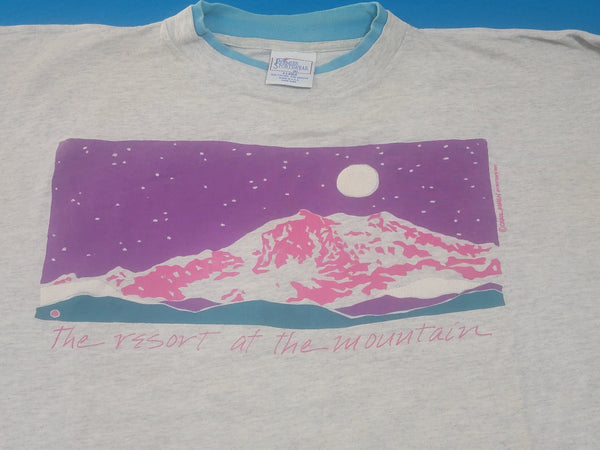 Resort at Mt Rainier Washington State PNW Outdoor Recreation Vintage 90's Tourist T-Shirt
