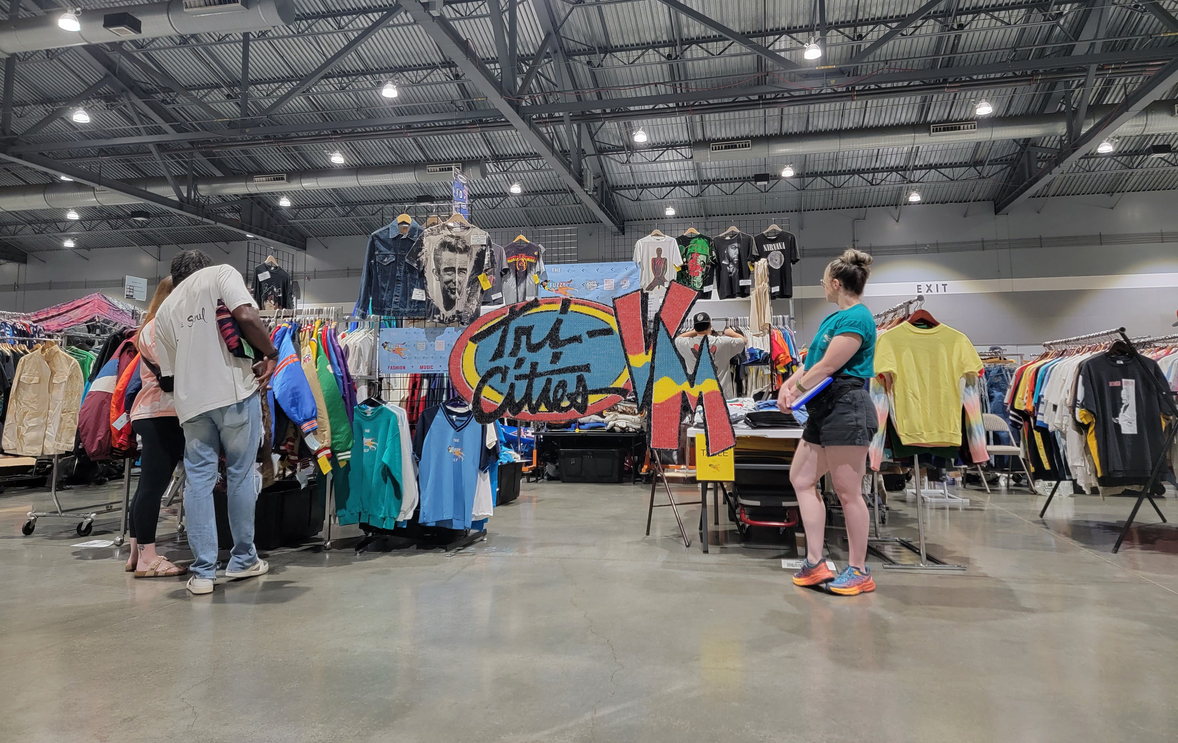 TCVM Tri-Cities Vintage Market – The Fuzzy Felt