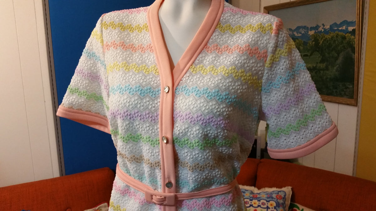Berkshire 60's 70's Vintage Button Dress w/ Matching Belt.  Flower power. Pastel Striped.