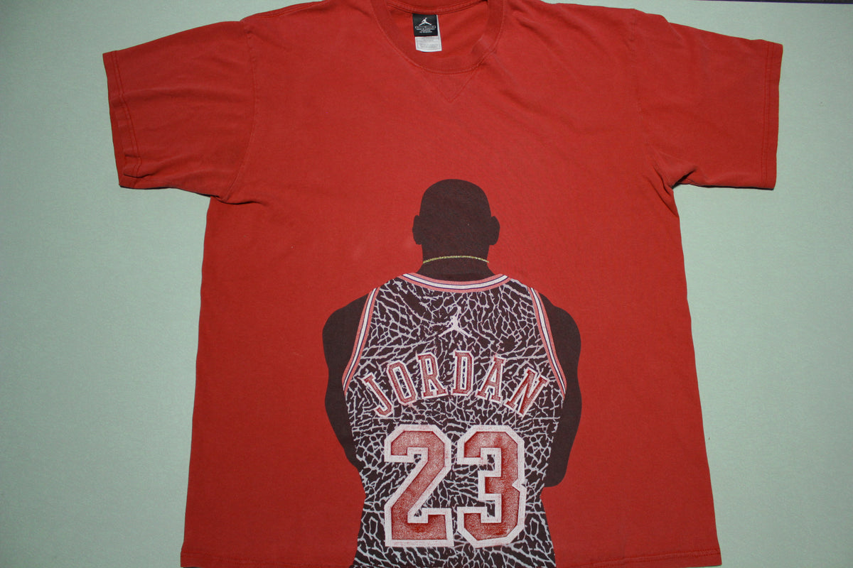 Michael Jordan 23 Gold Chain Vintage 90's Air The Last Dance 3-Peat T-Shirt