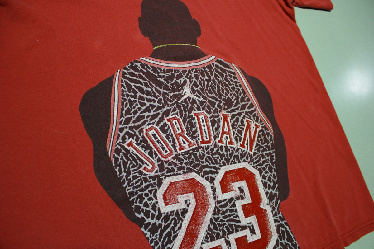 Michael Jordan 23 Gold Chain Vintage 90's Air The Last Dance 3-Peat T-Shirt