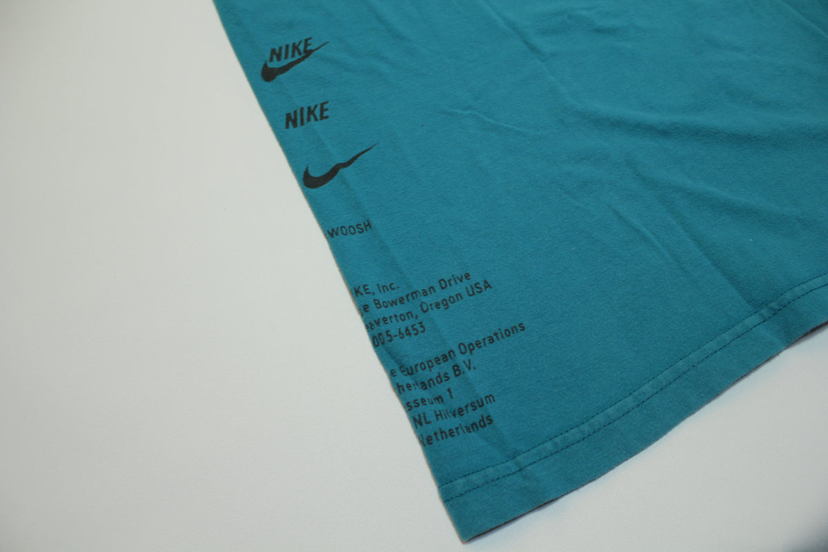 Afm klok aankleden Nike 6.0 Center Swoosh Graphic Logo Short Sleeve T-Shirt – thefuzzyfelt