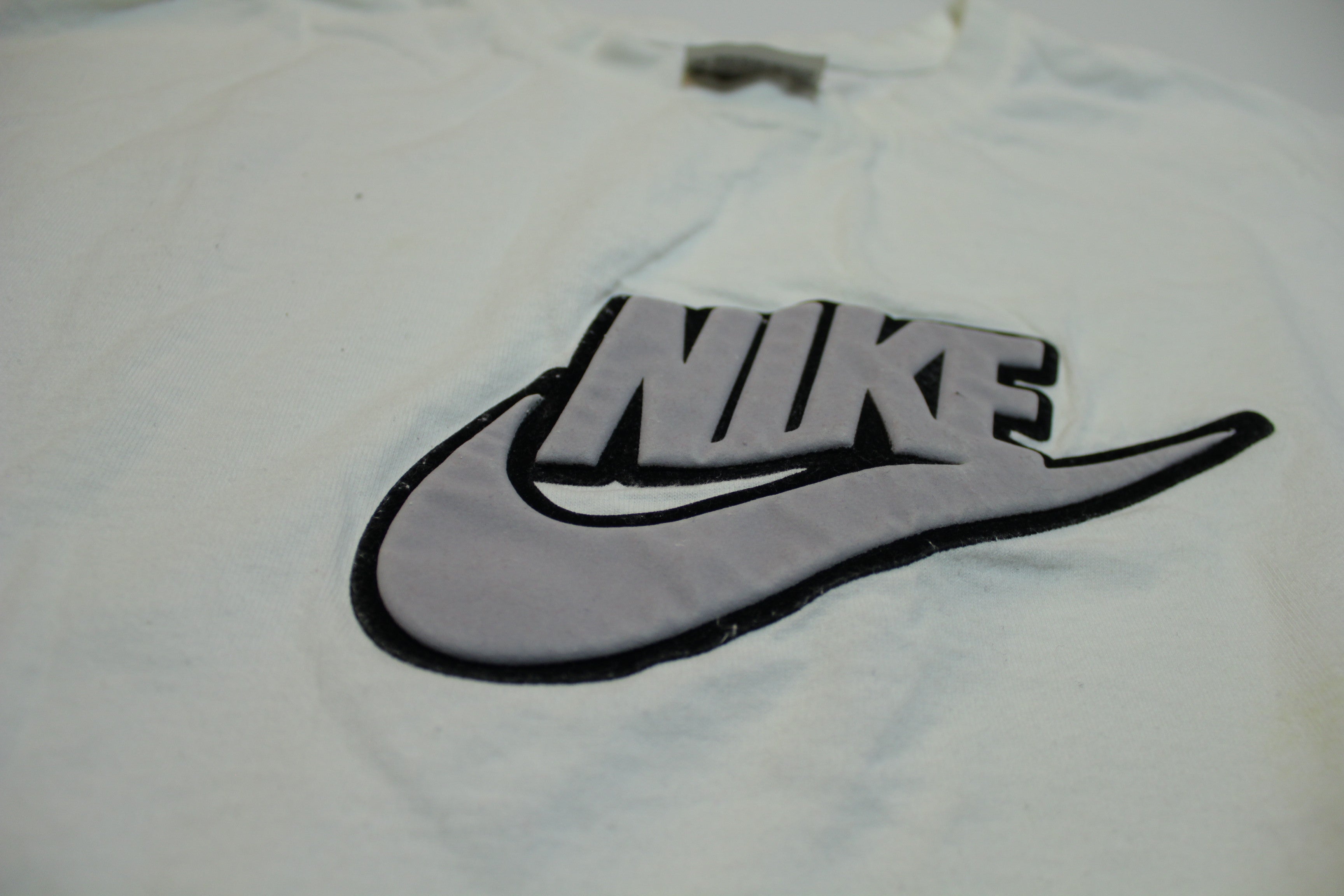 Nike Puff Raised Logo Swoosh Spellout Vintage Y2K Silver Tag 