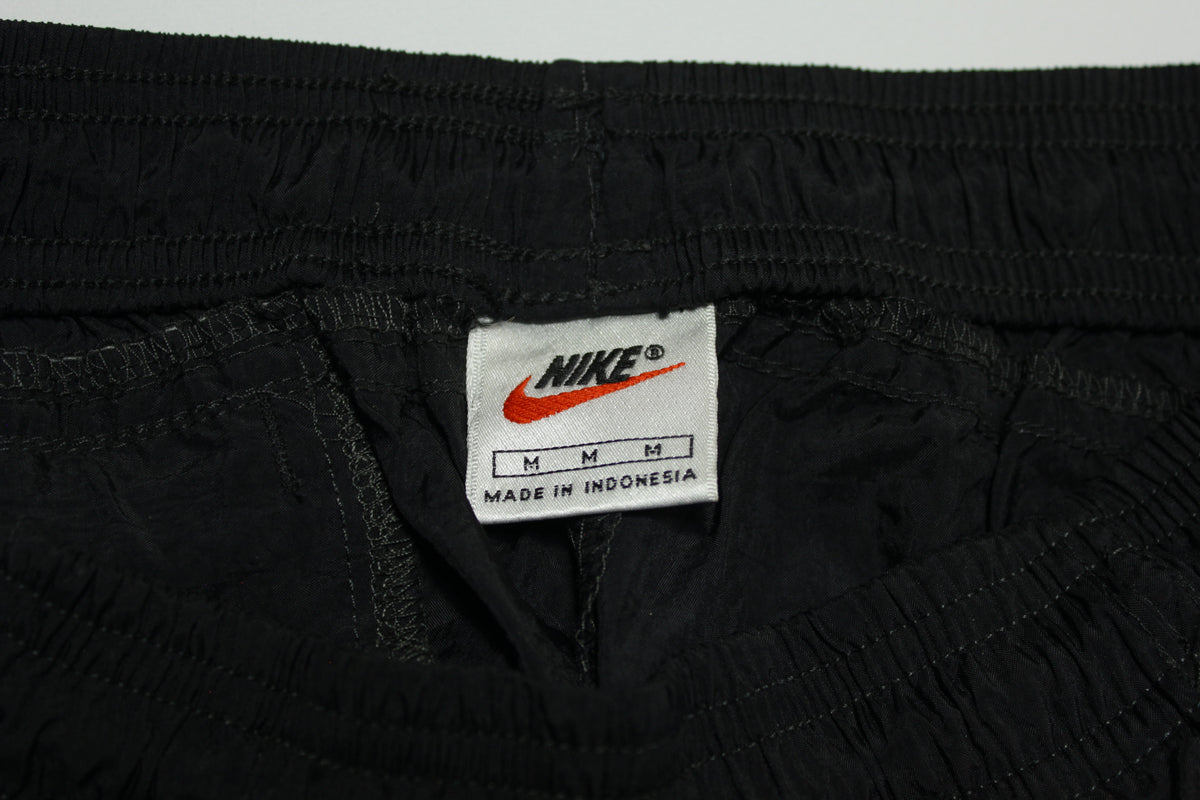 Nike Vintage 90's Windbreaker Track Pants W/ Zipping Ankle And Pockets.