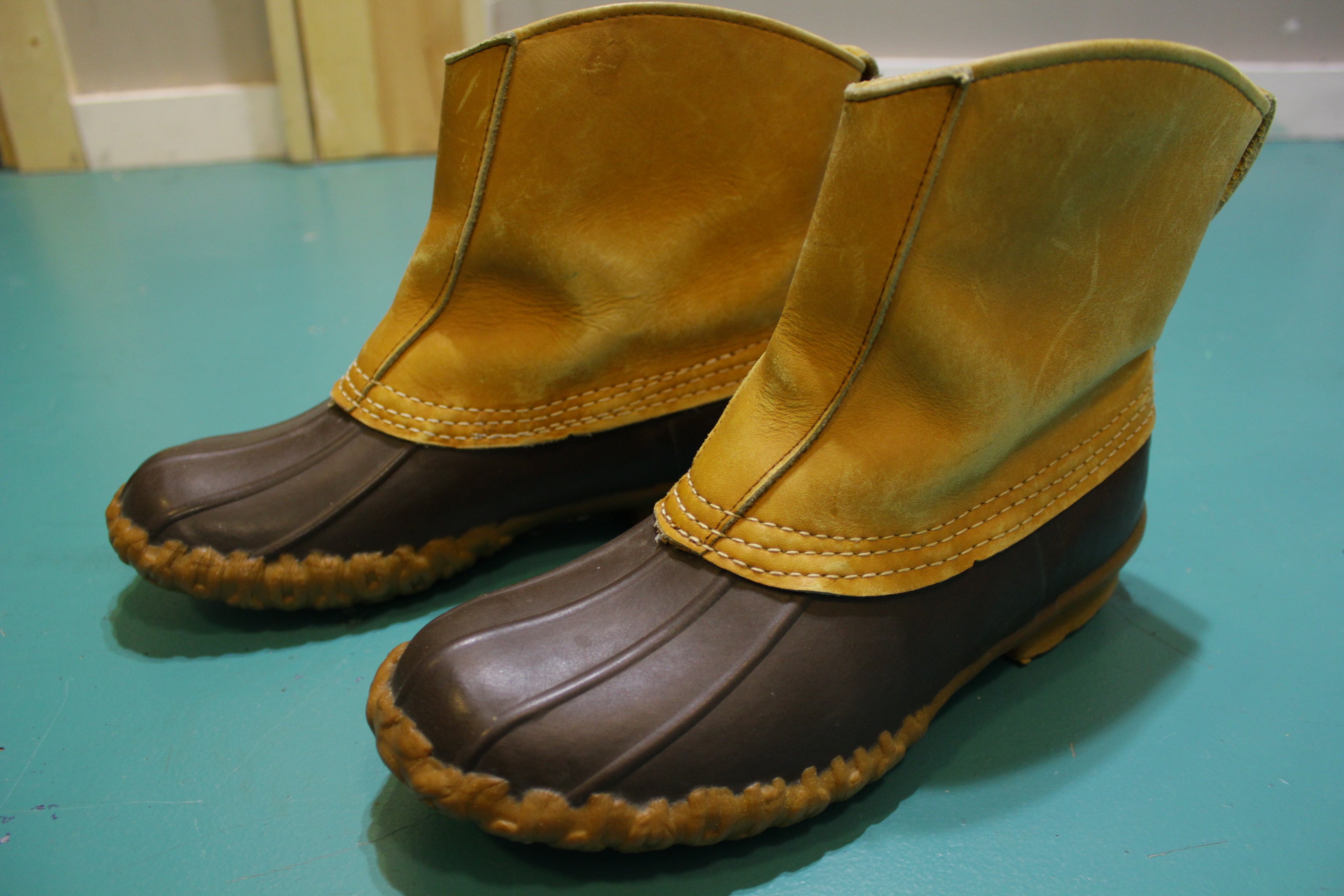 Duck boots pull outlet on