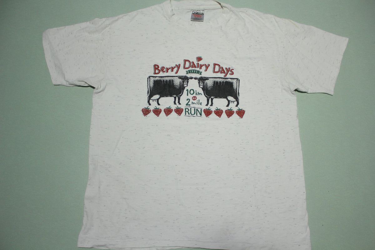 Berry Dairy Day 1995 Vintage Two Cows Run Oneita Made in USA T-Shirt