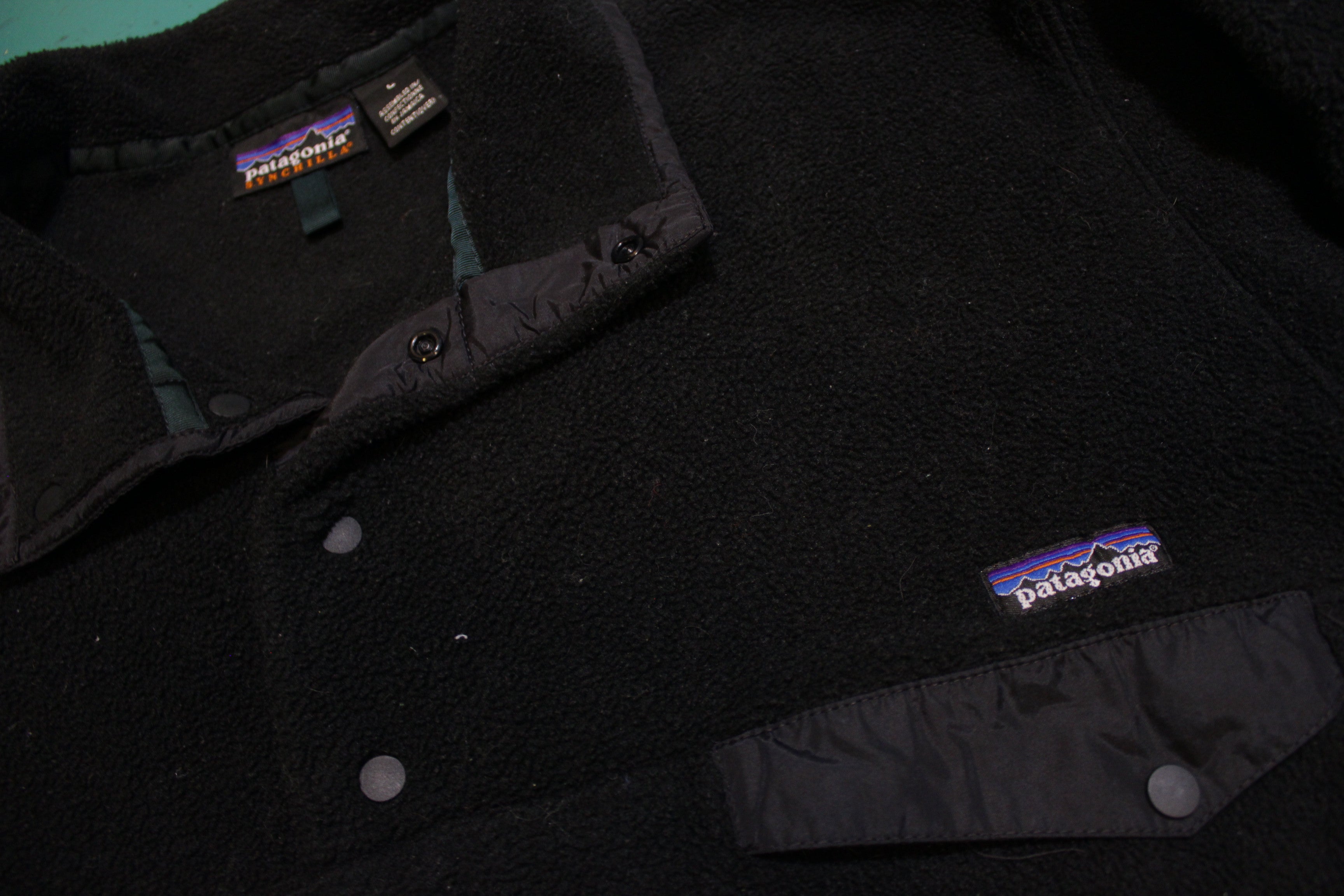 Patagonia Large Men's Black on Black Synchilla Snap T Pullover