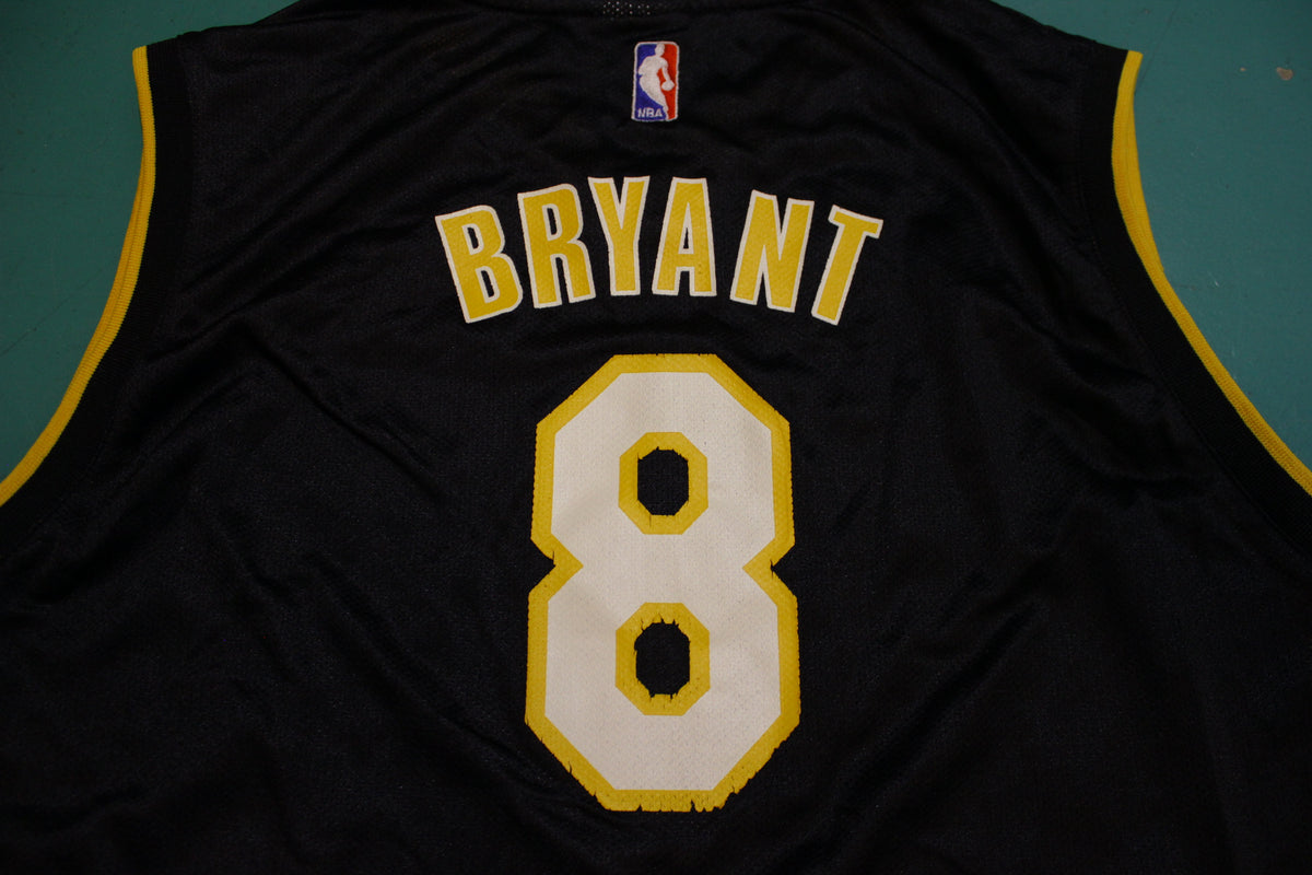 Vintage Nike Los Angeles Lakers Kobe Bryant #8 Basketball Jersey White Mens  XL 