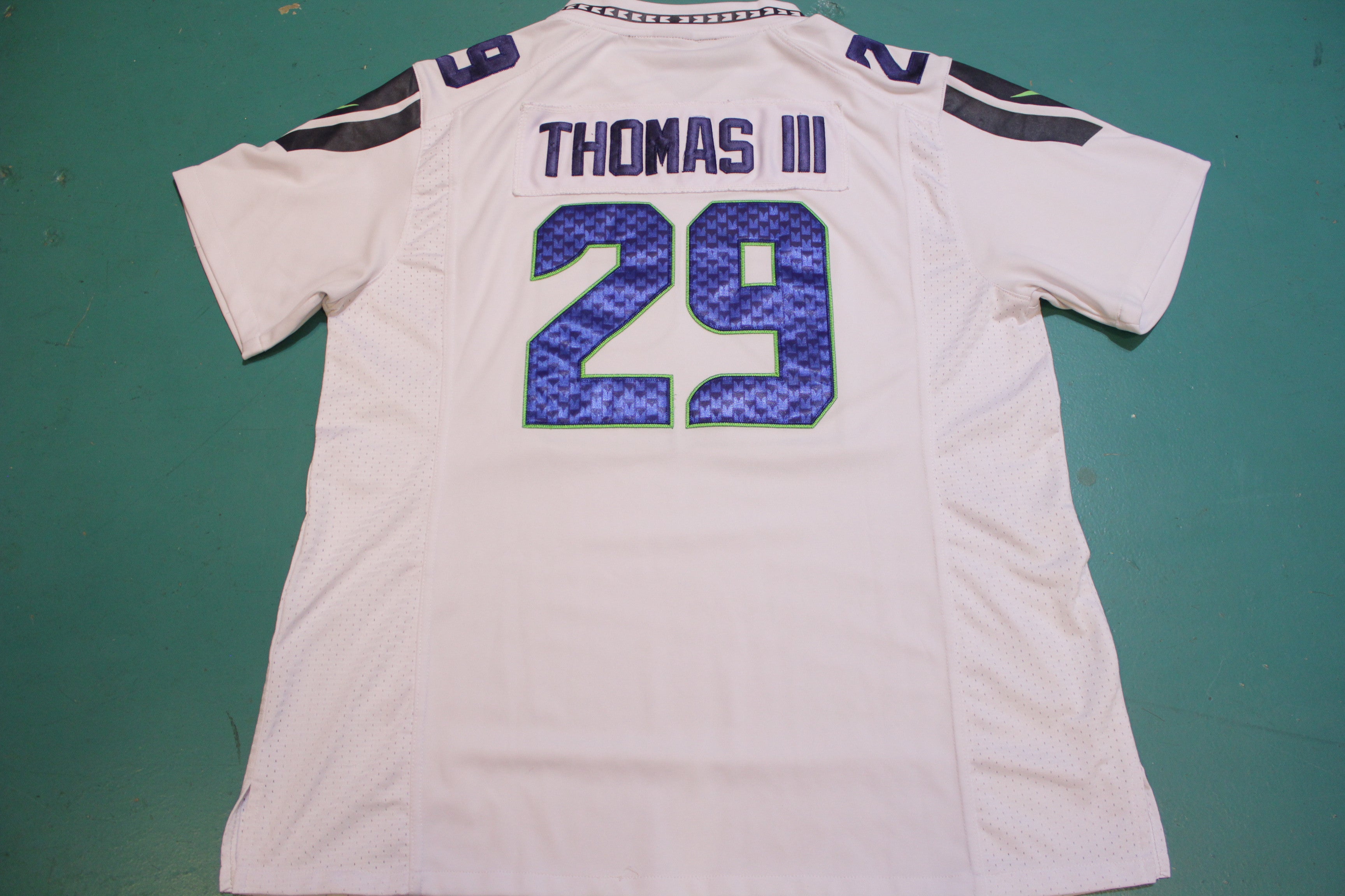 Earl thomas shop jersey nike