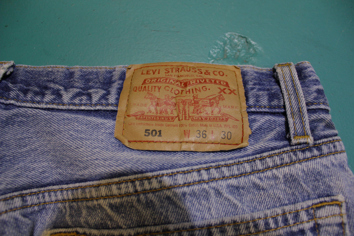 Levis 501 Button Fly 90s Red Tag Made in USA Vintage Blue Denim Jeans 34x30