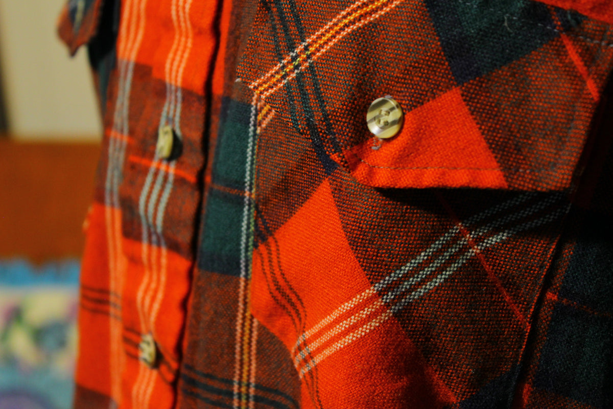 Van Heusen Winterweights Vintage Flannel Long Sleeve Button Up