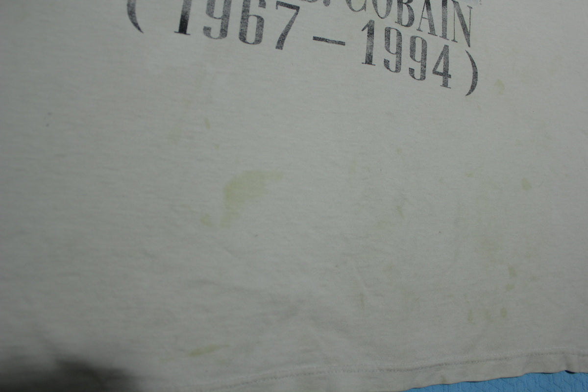 Kurt D Cobain Memorial Vintage 1967-1994 Original Giant Tag Distressed Nirvana T-Shirt