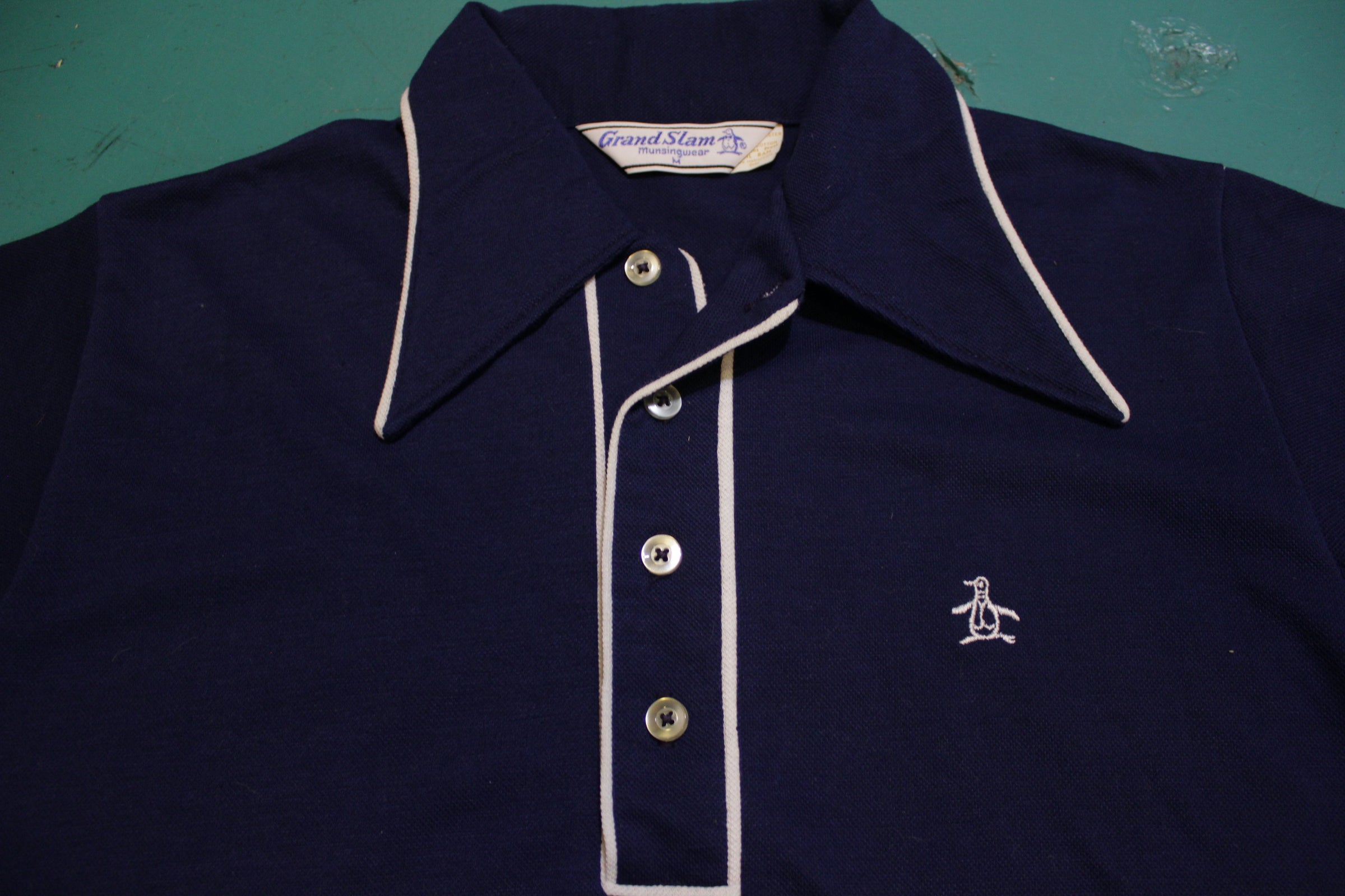 Munsingwear Penguin Deadstock Navy Blue 70's Tennis Golf Single Stitch –  thefuzzyfelt
