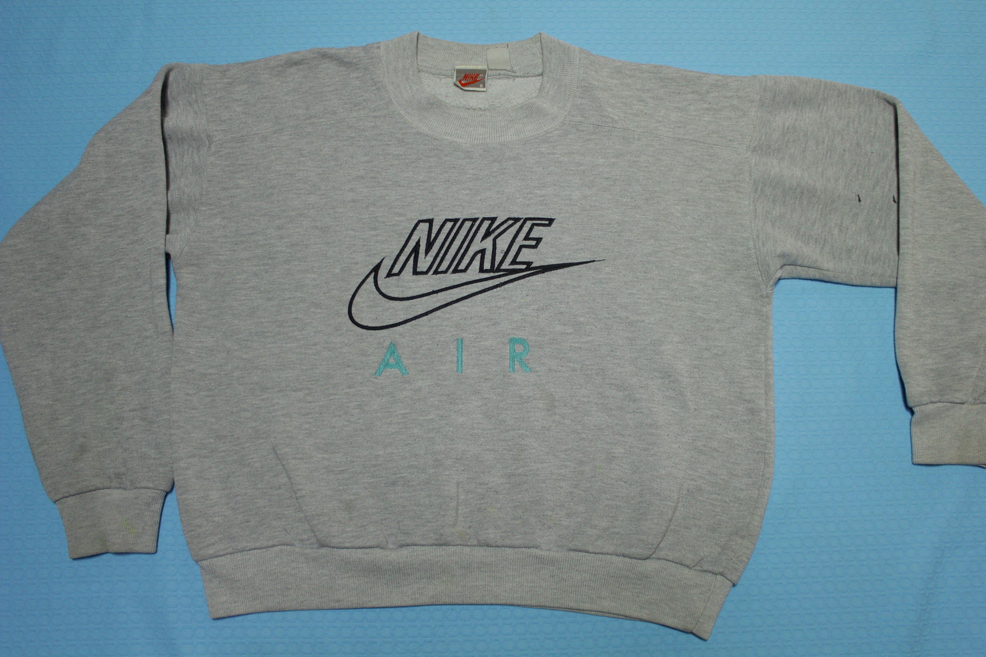 Nike Air Vintage 80's 90's Gray Tag Sweatshirt thefuzzyfelt