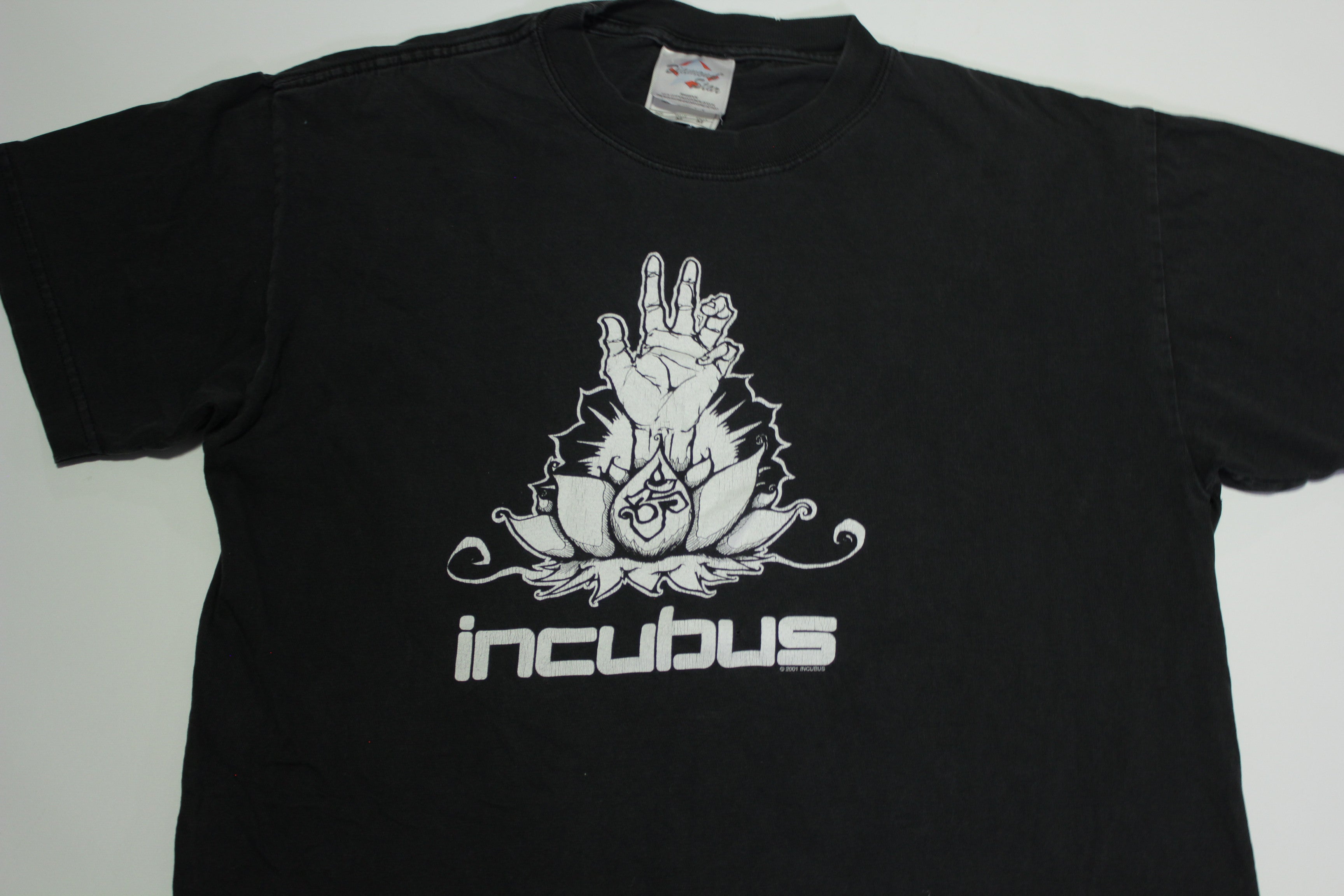 Incubus 2001 Vintage Y2K Tour Concert Band T Shirt thefuzzyfelt