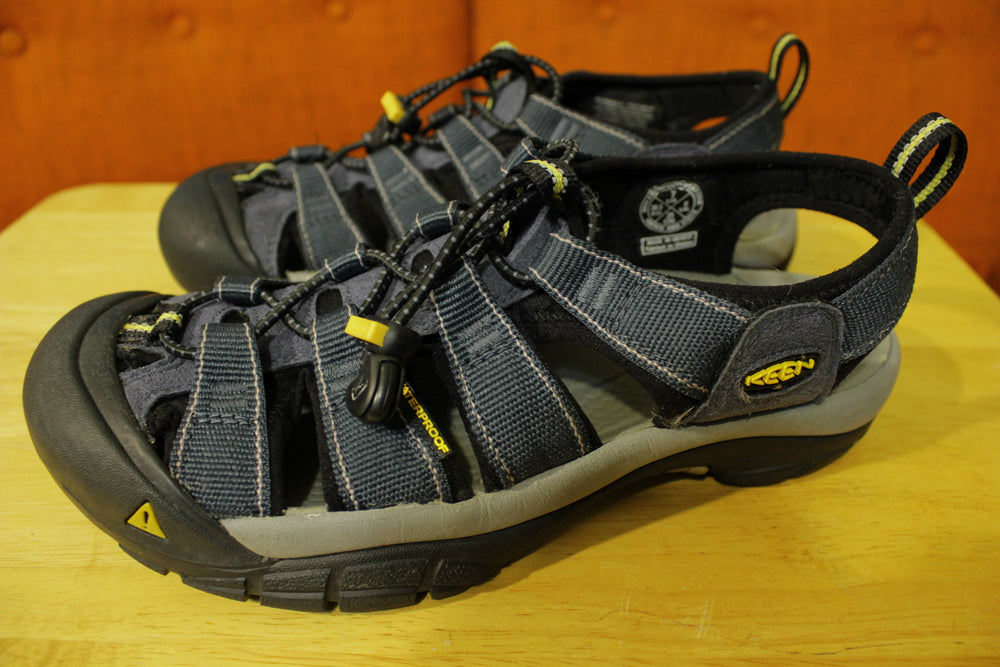 Keen Newport H2 Hiking Water Outdoor Sandal Strap Shoes Navy  display picture 1
