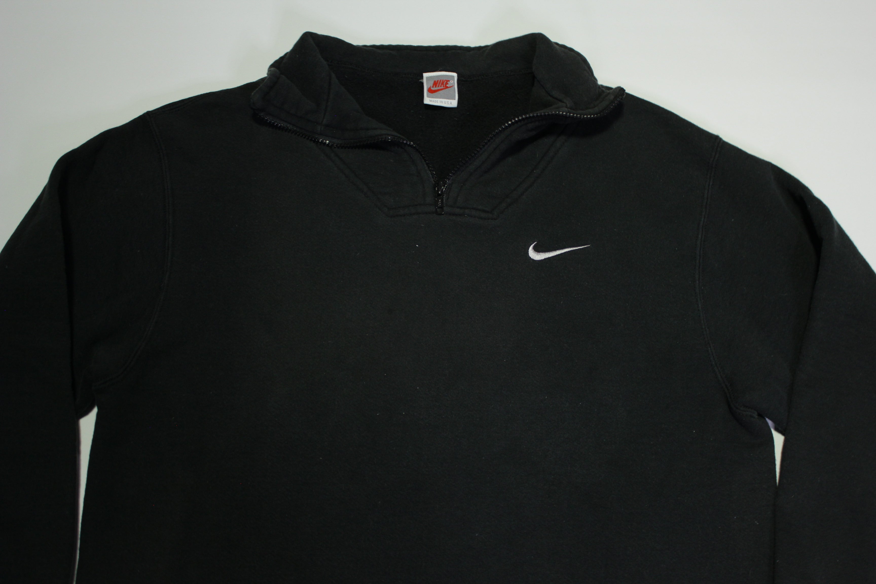 Black nike vintage discount sweatshirt