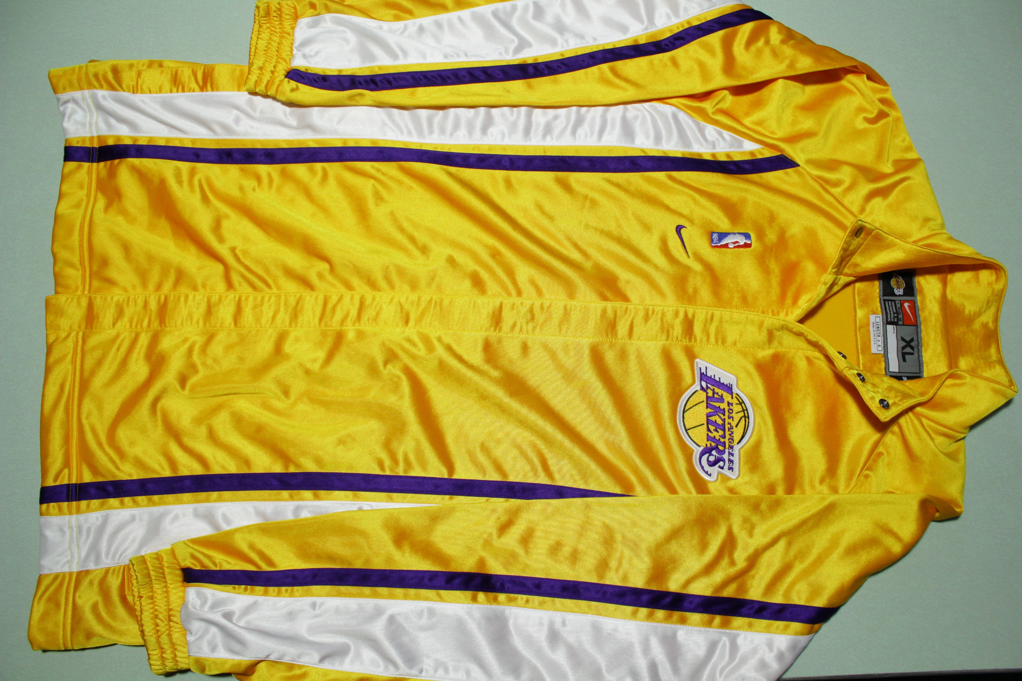 Nike lakers warm online up jacket