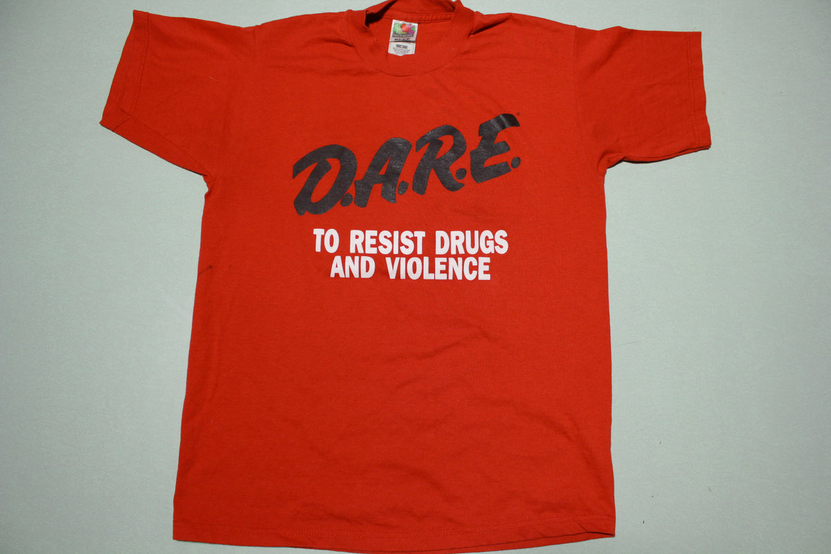 Dare To Resist Drugs Vintage 90s Red Black Print Fruit of the Loom Vintage T-Shirt