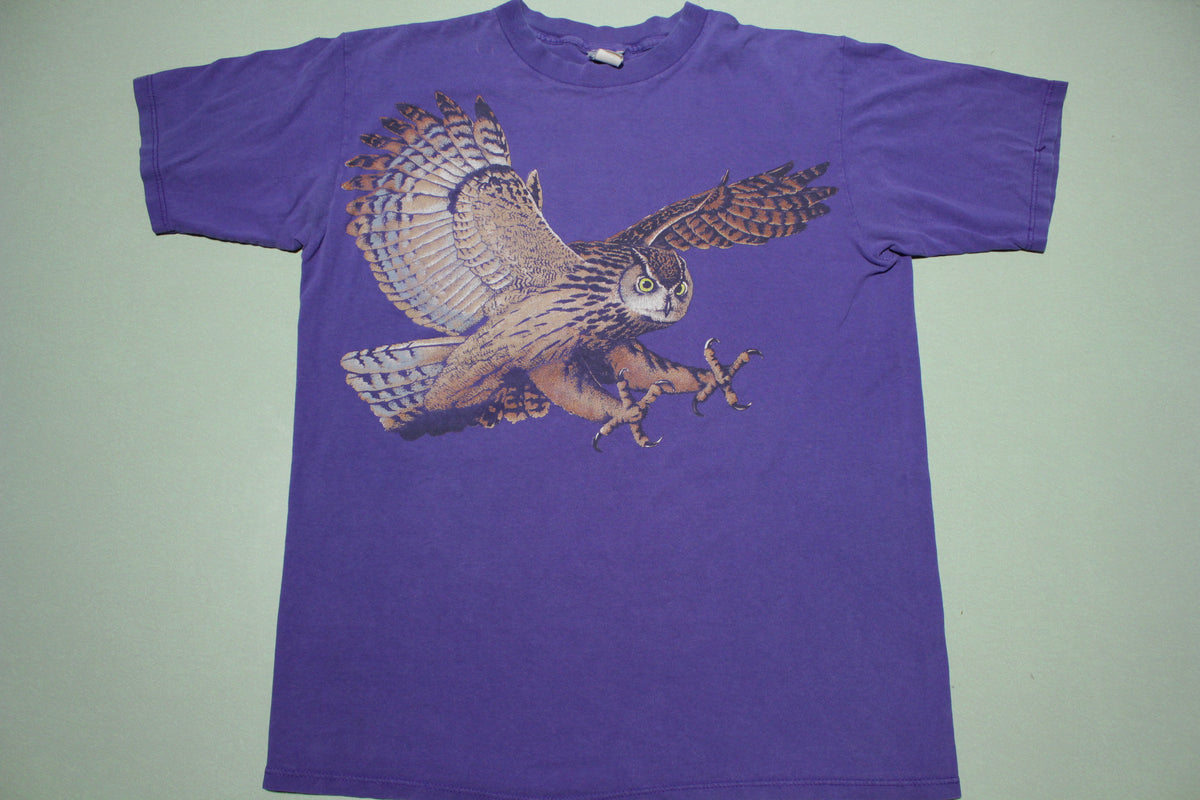 Owl Flying Landing Scary Vintage 90s Animal Wildlife T-Shirt