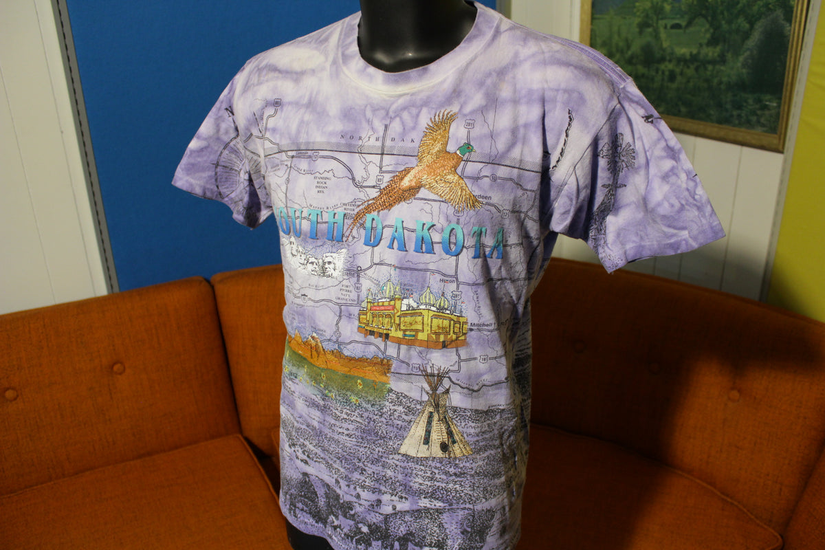 South Dakota Vintage 90s Tribal All Over Print Tie Dye T-Shirt Mt. Rushmore