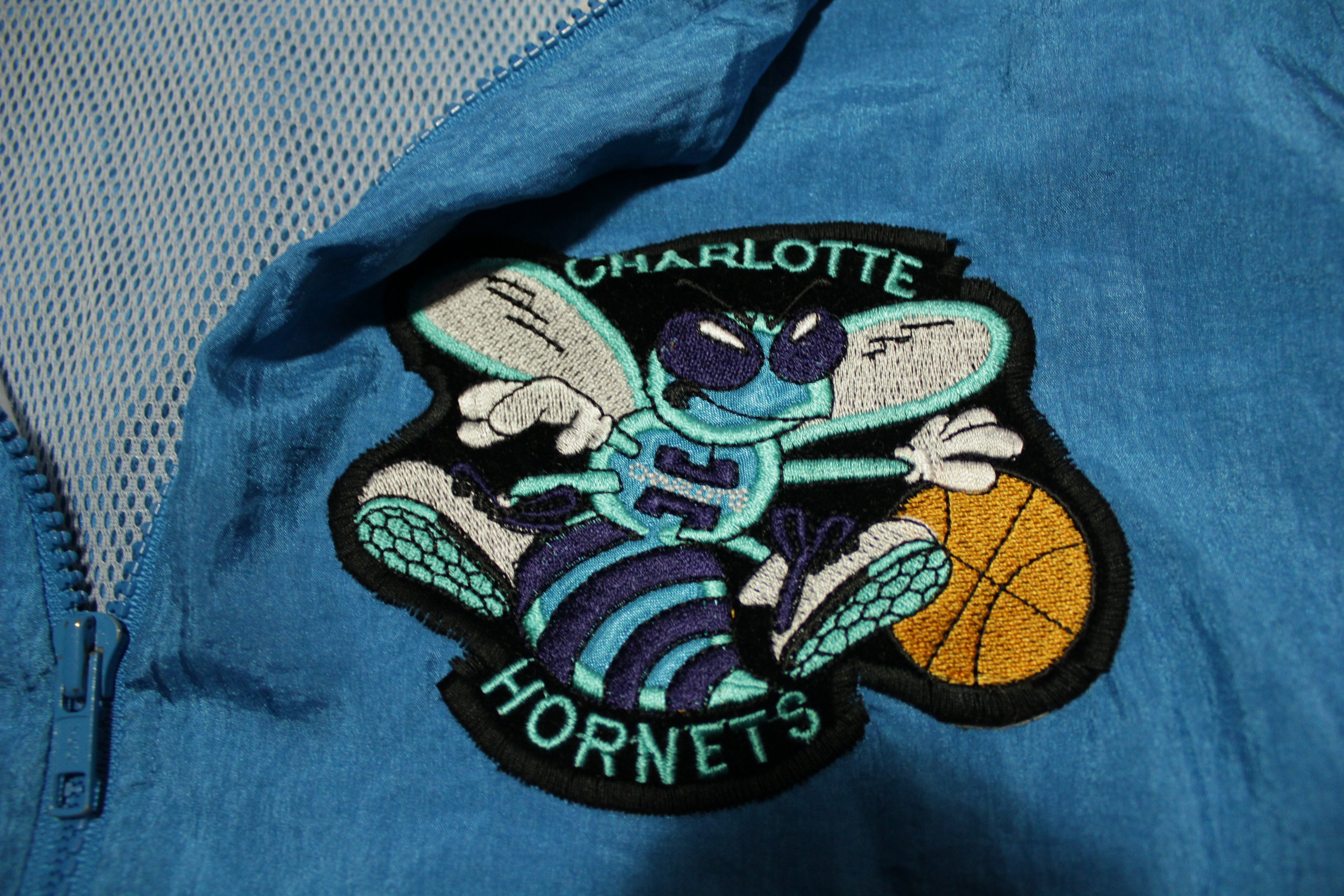 Vintage charlotte hornets discount hoodie