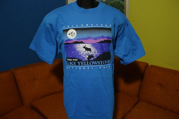 Moon Over Lake Yellowstone National Park Vtg 80's Crew Neck T-Shirt. 1985 USA
