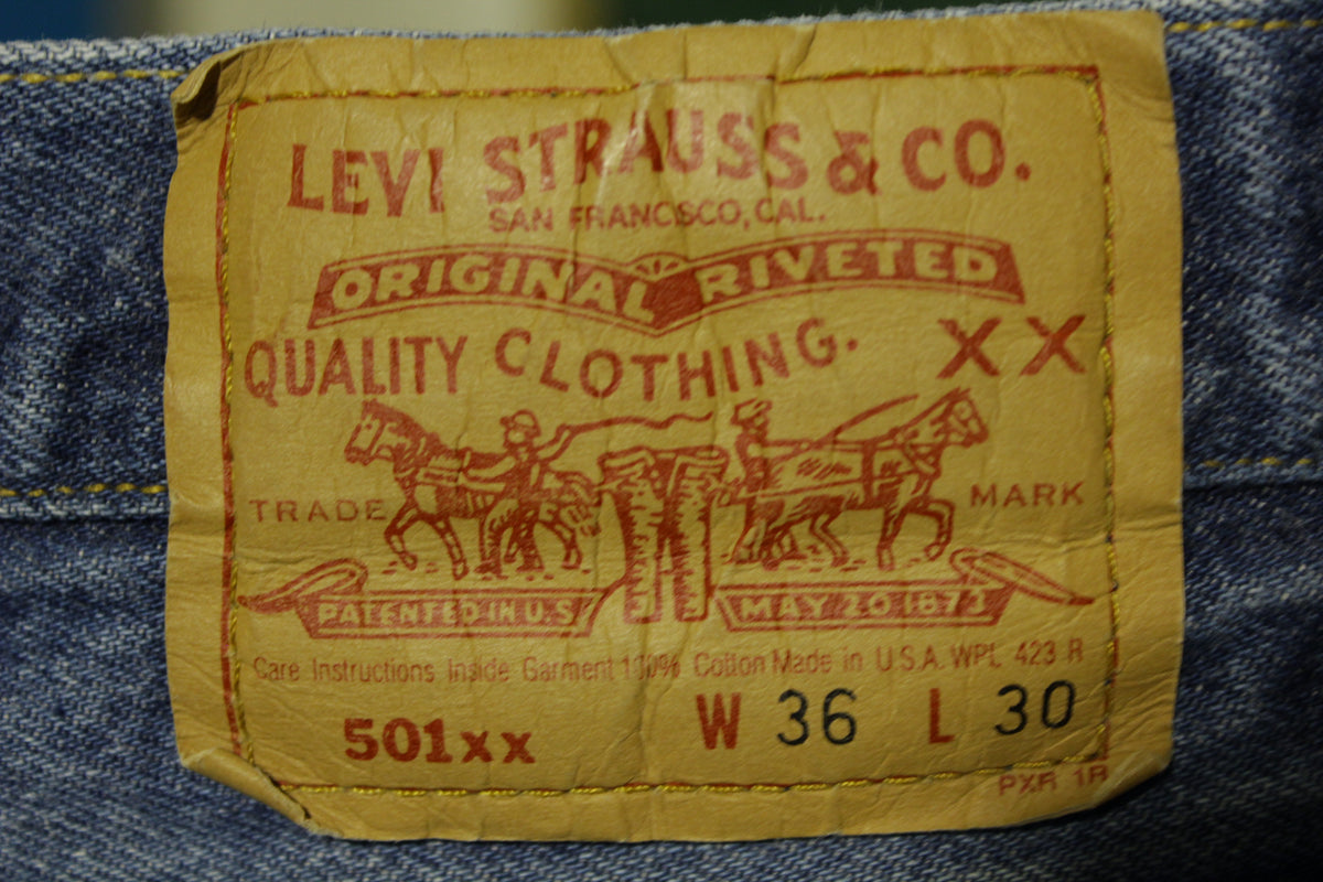 Levis 501 Button Fly 80's Red Tag Made In USA 1980's Medium Wash Jeans 34x27