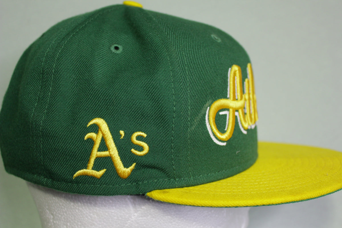 Oakland Athletics Vintage 00's Nike True Fit Trucker Snapback Adjustable Hat