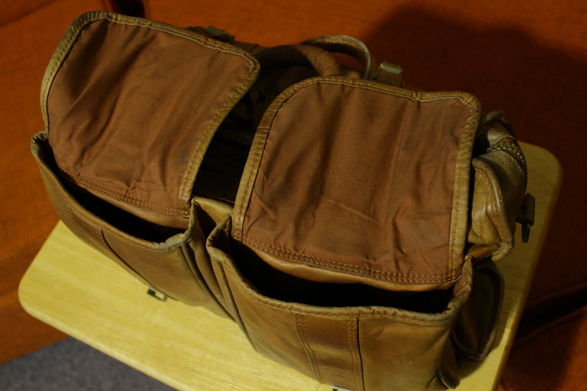 Dakota Tumi Vintage All Leather Crossbody Messenger Bag Dual Pocket