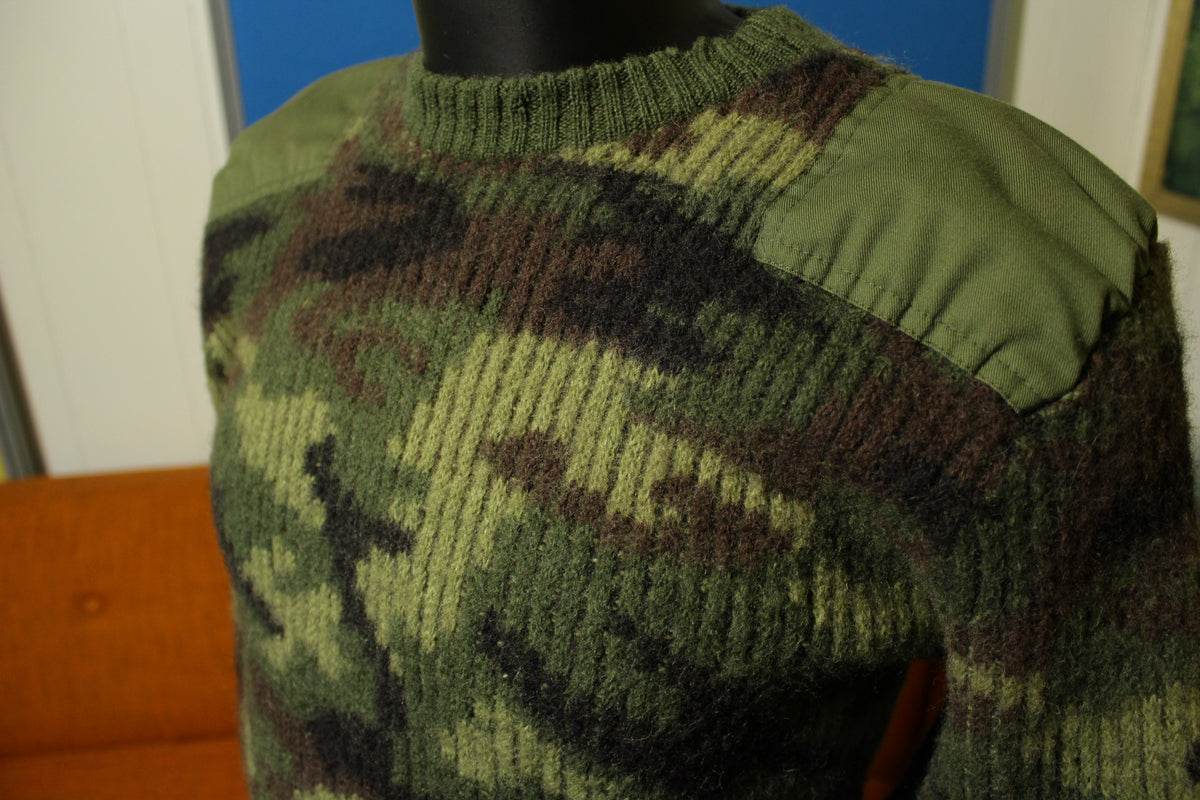 LL Bean Camo Wool England Camouflage Sweater Hunting Army VTG Green Patch