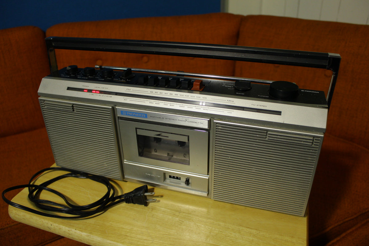 Pioneer SK-100 80s Portable Stereo Radio Cassette Player Boombox Ghetto Blaster